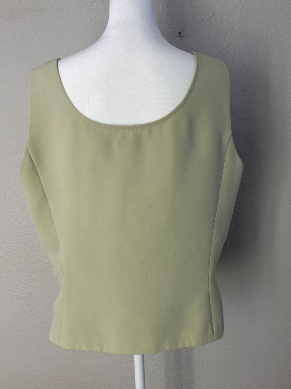 Tahari Tank Workwear Office Top Shell Under Blazer or Festive Wear